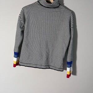 Source Unknown Striped Turtleneck Sweatshirt with Multicolor Cuffs